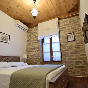 4 3*, Gjirokastër Albania